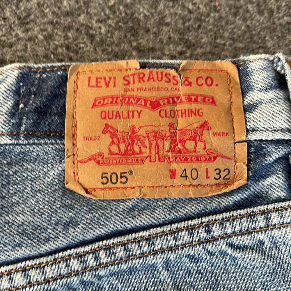 12th Tribe Levi's Thrasher Distressed Jean Shorts - 505 Regular Fit - Size 2/26 - Picture 6 of 7